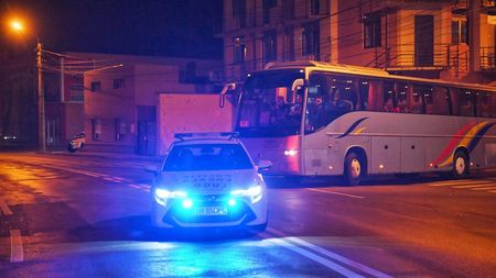 CSM Lugoj a cucerit în premieră Supercupa României! Voleibalistele au stat ore întregi blocate în câmp!