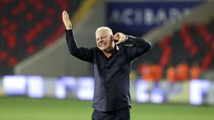 Marius Șumudică e eroul momentului în fotbalul din Turcia: jurnaliștii sunt șocați de ce a reușit antrenorul român! „A reînviat din propria cenușă!”