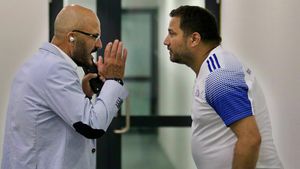 Adrian Mititelu l-a distrus pe Marius Croitoru! Îl consideră principalul vinovat pentru decăderea celor de la FC U Craiova: „Vorbiți cu zeul vostru, cu care făceați grătare acasă! Mi-a lăsat o bombă în brațe”