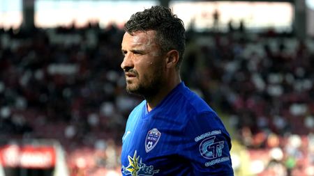 Se pregăteşte Constantin Budescu de Asia Express? Cum îşi petrece timpul după ce a fost dat afară de Ilie Stan şi cu cine s-a întâlnit