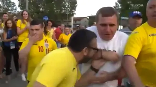 România U21 la EURO 2019 | Momentul în care un suporter îi pupă mâna lui Gică Hagi! VIDEO