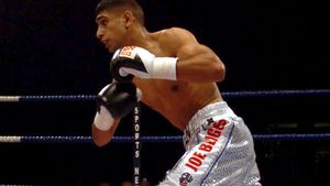 Amir Khan și-a recuperat titlul WBA,** înainte de confruntarea cu Danny Garcia