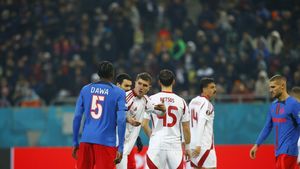 Imaginile groazei la FCSB - Olympiacos! Fotbalistul a ieșit plin de sânge de pe teren