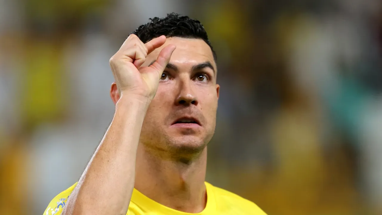 Cristiano Ronaldo, fascinat de Nicolae Stanciu! Românul a reușit o pasă de gol superbă sub privirea portughezului | VIDEO