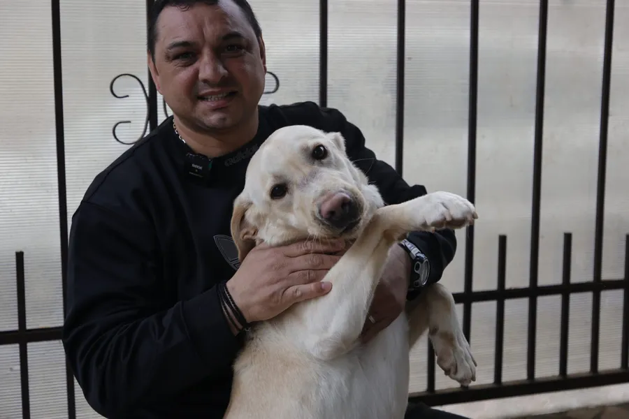 Ionel Ganea și labradorul „Inimioară”