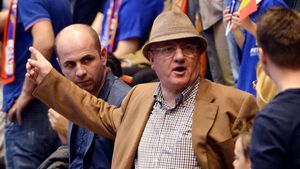 Dragomir nu știe prea bine cu ce națională jucăm vineri: "Sânmărtean va fi cel mai bun cu Irlanda". Fostul șef al LPF propune un înlocuitor pentru Arlauskis la Steaua: "Îl pot lua cu un milion de euro"