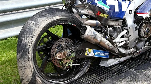 VIDEO | Pilotul MotoGP care a căzut la 290 km/h a fost supus unei forțe de 29,9 g. Airbagul combinezonului l-a salvat de la tragedie