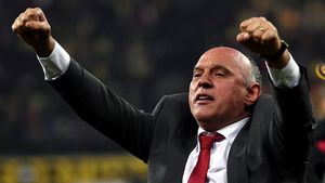 „Păi, nu s-a răcit ăla bine aseară și ești deja aici!”. Florin Prunea a dat nas în nas cu noul antrenor de la CFR Cluj, pe aeroport: ce i-au zis taximetriștii!