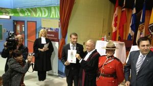 FOTO Bute e canadian cu acte în regulă!** Mister KO a primit certificatul de cetățenie