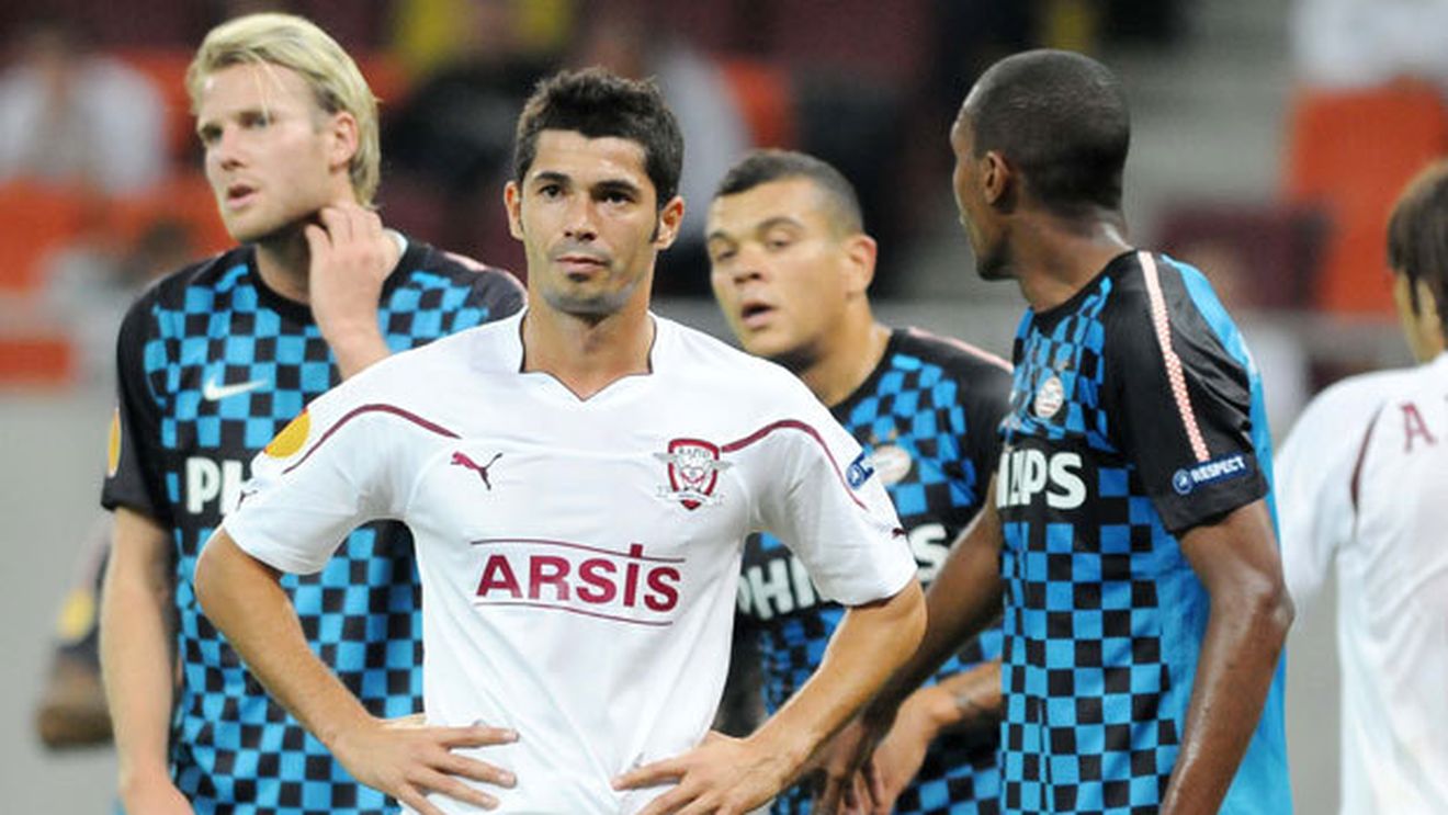 Steaua îi face marcaj lui Herea, Rapidul gâfâie în apărarea lui!** 'Vamă': 'Ar fi păcat să-l pierdem'