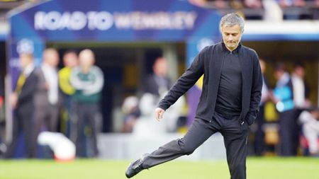 Adios Mou, bienvenido Carlo? Ce "cadou" îi pregătește Abramovici lui Mourinho la Chelsea
