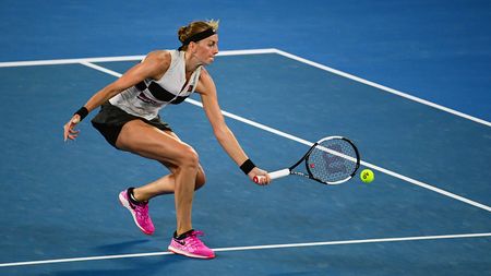 "Este o nebunie! Vă mulțumesc că ați rămas alături de mine chiar și atunci când nu știam dacă voi mai putea ține vreodată racheta de tenis în mână". Petra Kvitova, în lacrimi la ceremonia de premiere după finala de la Australian Open