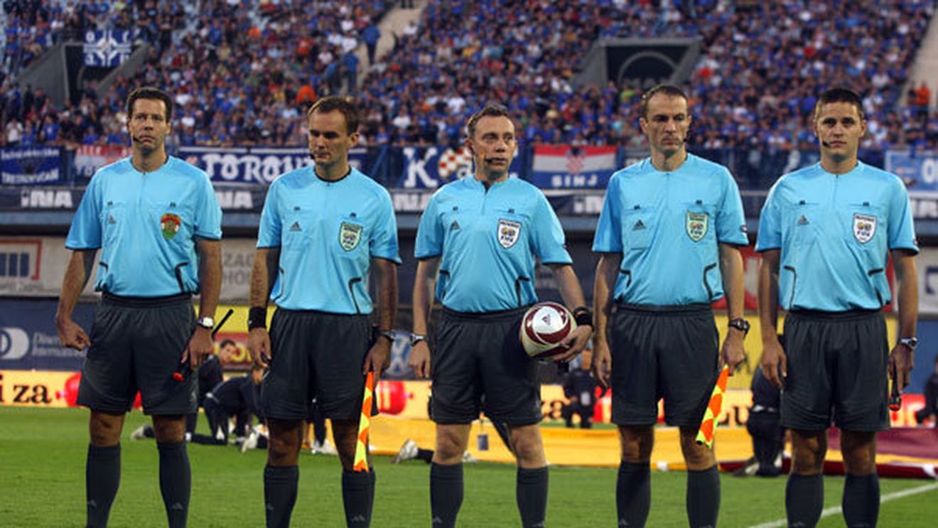 Sistemul cu 5 arbitri, implementat și în partidele din Ligă!