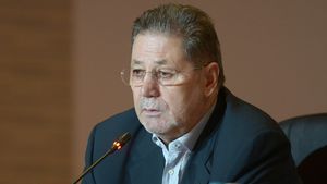 Cornel Dinu atacă Generația de Aur și pe ziaristul care i-a dat această titulatură naționalei lui Gică Hagi și Gică Popescu! „E exagerat să se spună așa despre această generație”