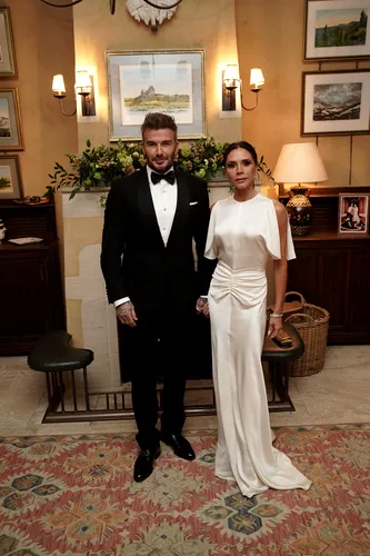 Ce ru&#351;ine pentru so&#539;ii Beckham! Familia nurorii i-a acuzat c&#259; sunt prea zg&acirc;rci&#539;i
