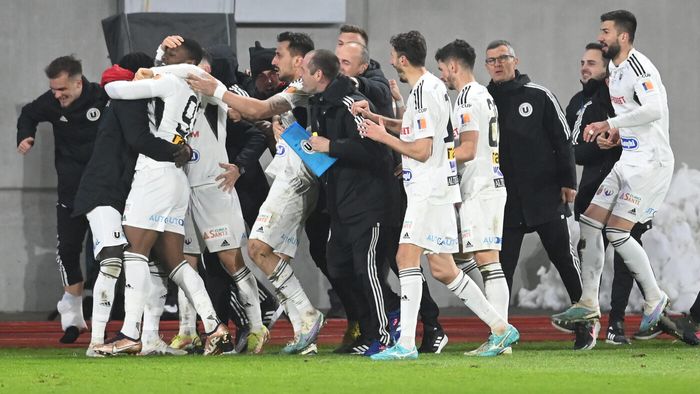 Atacantul pe care Gigi Becali l-a pus în fruntea listei de transferuri la un moment dat a ales să semneze cu un alt club din Superliga! Merge la Cluj pentru play-off