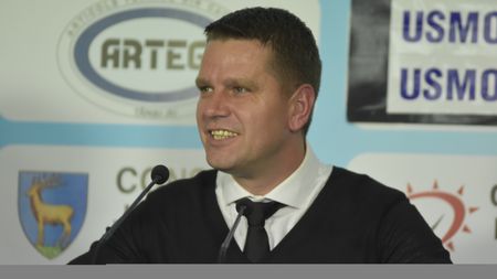 Poli Iași pleacă în team building la munte. Flavius Stoican a renunțat la antrenament și a ținut o oră de dirigenție: ce au făcut jucătorii moldovenilor :)