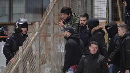 Fanii lui Dinamo au fost din nou în cantonamentul "câinilor"! Cum a decurs a doua întâlnire dintre suporteri și jucători. Filip: "Nu vreau să vorbesc"