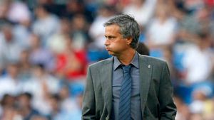 Mourinho s-a decis: Demba Ba, primul jucător la care renunță