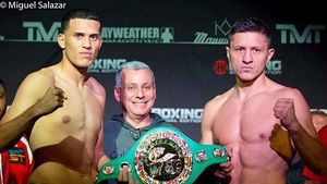 Noaptea magică a lui Ronald Gavril! Băcăuanul din echipa lui Floyd Mayweather se bate în Vegas cu americanul David Benavidez pentru centura de campion mondial WBC la supermijlocie