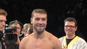 Bute: "Îl băteam și încălțat cu patine"