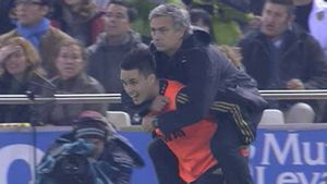 Bucuria care a redus Barcelona la tăcere: Mourinho e pe cai mari!** VIDEO Golul lui Ronaldo l-a scos din minți: și-a "cocoșat" un jucător