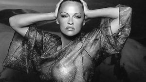 Pamela Anderson, despre iubitul fotbalist: "Este foarte generos, sunt o norocoasă". Ce s-a întâmplat cu inelul de logodnă