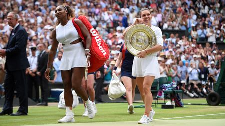 Serena Williams a revenit pe terenul de tenis după 2 ani şi jumătate! Primele imagini cu rivala Simonei Halep