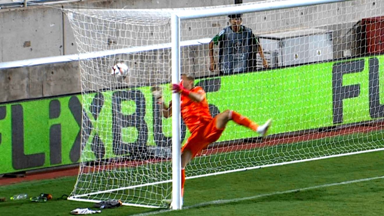 Ghinion cât casa! Ionuț Radu, învins de Florin Tănase în Europa League după un gol de la 20 de metri în minutul 88: ce notă a primit portarul român!