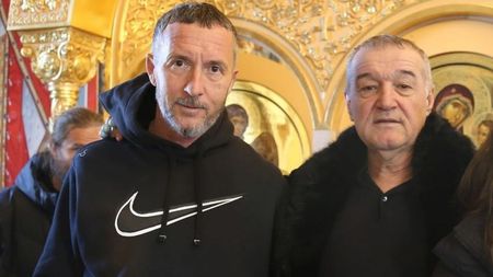 Imagine inedită cu Gigi Becali, la Muntele Athos! A stat alături de Mihai Stoica și un impresar cunoscut 11 ore la slujbă