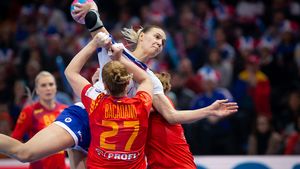 CULISE | Gyor - CSM București, meciul marilor orgolii. În ambele tabere planează multe incertitudini în ceea ce privește loturile finale pentru sezonul următor. Daria Dmitrieva ar putea fi marea surpriză pe piața transferurilor!