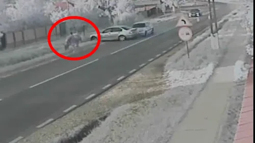 ACCIDENT ȘOCANT în România! VIDEO +18. N-au avut nicio vină și nicio șansă! ZDROBIȚI pe șosea: