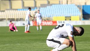 Bugetarul cu salariu de 31.000 de euro e de neînduplecat! A cerut o chirie gigantică pentru un stadion care se degradează pe zi ce trece