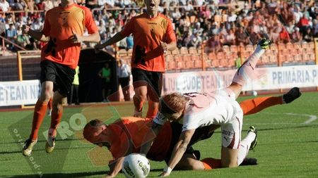 Rapid, din "pinalti"!!** Ceahlăul - Rapid 1-2