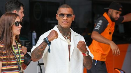 A luat 9.500.000 de euro pentru o luptă și a început deja să „toace” banii. Și-a cumpărat un Rolls-Royce nou de 360.000 de euro