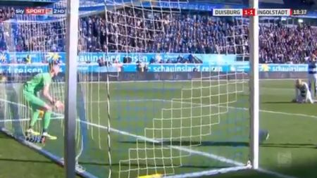 Mai tare decât "tontogolul" lui Nicoliță. VIDEO | Gafa sezonului în Germania! Portarul s-a făcut de râs și a ajuns vedetă pe rețelele sociale