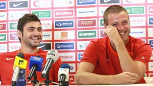 "Maneaua" reloaded! Pulhac și Ropo au petrecut  într-un club!