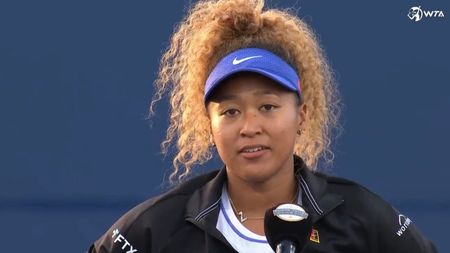 Naomi Osaka a făcut mișto de noul ei antrenor, chiar pe teren: „Afară e întuneric și el poartă ochelari de soare!" Incredibil cine o pregătește la San Jose după despărțirea de Wim Fissette | VIDEO