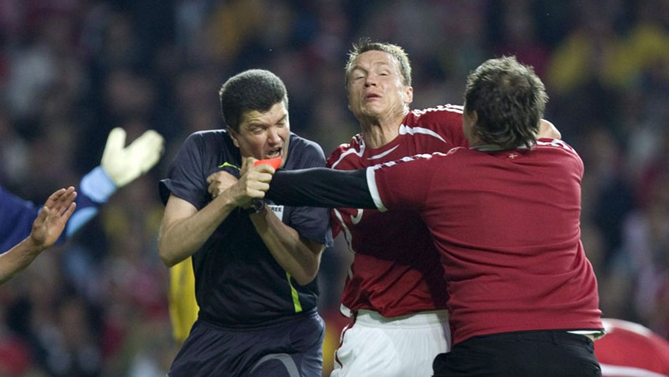 VIDEO Fanul care a primit cea mai mare amendă din istoria fotbalului!** Vezi cât are de plătit