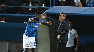 Gigi Becali a dat lovitura cu transferul vedetei lui Gică Hagi! „Regele” a reacționat imediat și a dezvăluit de ce a ales fotbalistul să plece la FCSB