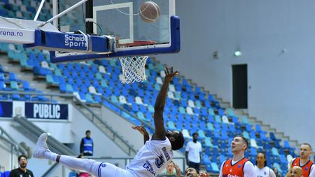 Baschetbaliştii de la SCMU Craiova, eliminaţi fără victorie în seria de play-off cu Oradea. Trei echipe au acces deja în semifinalele LNMB