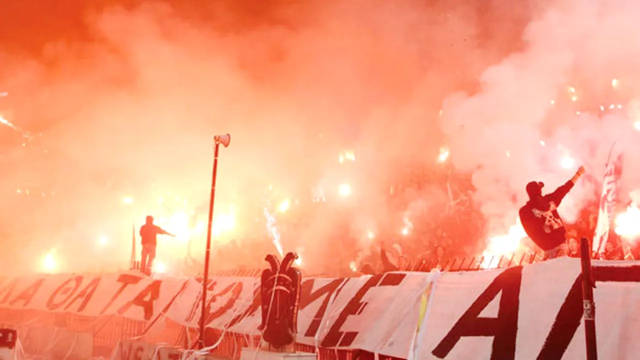 SPECIAL Inima din fum și torțe:** ProSport a văzut derby-ul orașului Salonic din mijlocul celor mai fanatici suporteri din Europa! În România nu vom vedea așa ceva niciodată