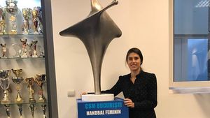 CSM București a transferat-o pe Sorana Cîrstea! "Mă bucur mult că este și Cristina Neagu la club, un idol pentru mine. Orice om care ajunge să fie numărul unu în lume în domeniul lui necesită un respect aparte"