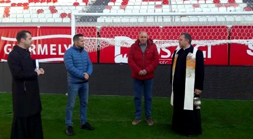 Apel la divinitate înaintea meciului cu Dinamo! Conducătorii clubului Sepsi au adus preotul la stadion, după ce echipa n-a mai câștigat din prima etapă