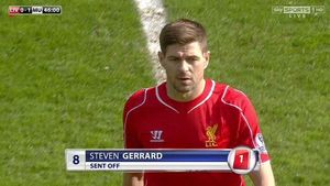 INCREDIBIL! Gerrard, eliminat la 42 de secunde după ce a intrat pe teren în ultimul său derby cu Manchester United. A fost cel mai scurt meci din cariera lui Stevie G la Liverpool