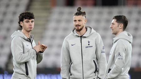 Încă un meci, același tratament pentru Radu Drăgușin. Doar un transfer îl poate salva