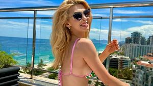 Andreea Bălan, imagini incendiare în Rio de Janeiro. A apărut în costum de baie și a trimis un mesaj cu subînțeles: „Dați swipe să le vedeți”. GALERIE FOTO