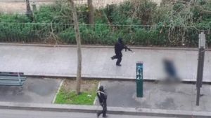 #Eu eram Ahmed. Ștucan, în replică la editorialele lui Negruțiu și Tolontan despre dilemele libertății de exprimare: "Are liberul meu arbitru dreptul de a-l pune în pericol pe al tău?". Două cazuri ignorate din sport