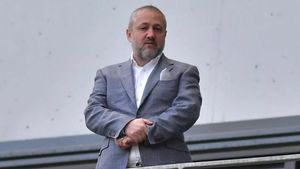 Și Mihai Rotaru a decis excluderile lui Dan Nistor și Ionuț Vînă de la Universitatea Craiova! „Deciziile radicale nu pot fi luate de un singur om” | VIDEO EXCLUSIV ProSport Live