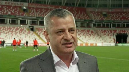 Nelu Varga iese la atac după eliminarea lui CFR Cluj din Conference League: „Stați liniștiți că nu murim! Mulți vorbesc și habar n-au”. I-a pus gând rău lui FCSB: „Îi batem duminică”